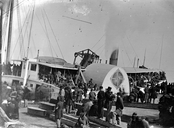 Aquia Creek Landing, Va. Embarkation of 9th Army Corps for Fort Monroe; another view 00315a