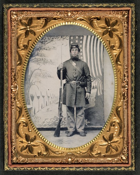 Unidentified soldier in Union uniform (in frame)